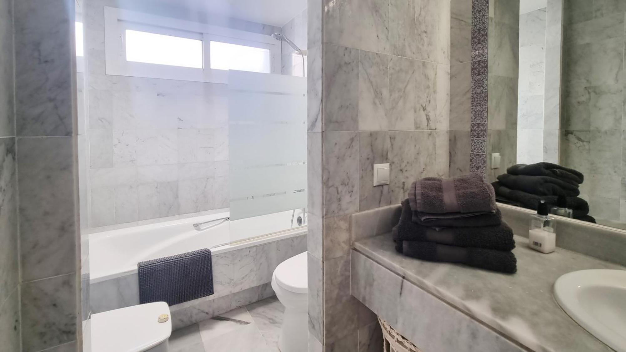 Сasa de vacaciones 4 Bed House With Pool Walk To Puerto Banus Fast Internet Marbella