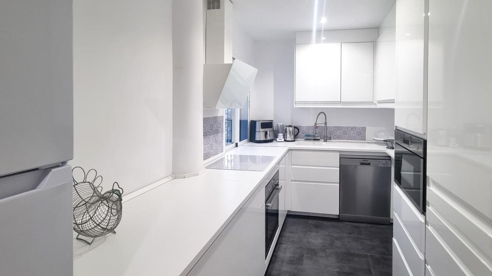 4 Bed House With Pool Walk To Puerto Banus Fast Internet Сasa de vacaciones